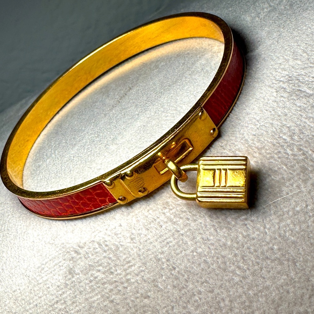 Hermes Kelly Lock Lizard Red Bangle Bracelet in Gold